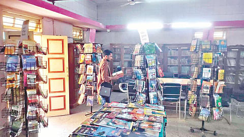 Public libraries closed