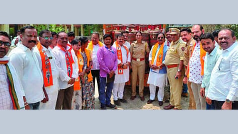 Shiv Sena UBT agitation