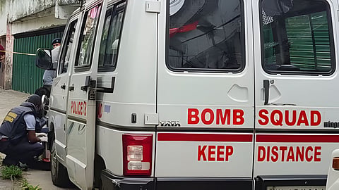 Delhi University bomb threat 