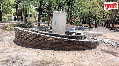 Pune SNDT Karve Statue Controversy