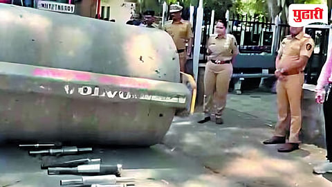 स्टंटबाजांना पोलिसी हिसका, ११२ सायलेन्सरचा चुराडा