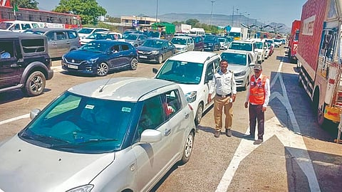 Pune Bangalore highway traffic jam