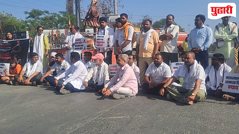 परळी वैजनाथमध्ये जनक्षोभ; अल्पवयीन मुलींवरील अत्याचाराविरोधात परळीत ‘रास्ता रोको’