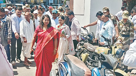 Sangli municipal action: आठ खोकी पुन्हा उभारली, पुन्हा पडला हातोडा 