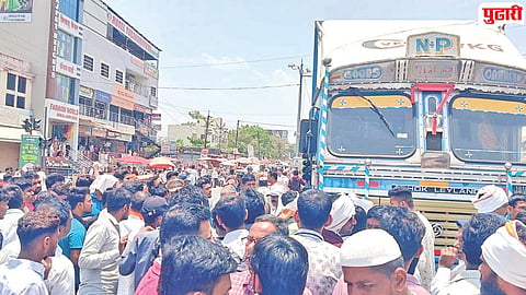 Beed road accident