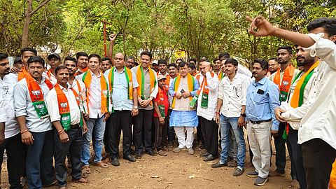 Pravin Darekar News