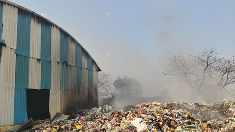 Washim fire incident: घनकचरा विलगीकरण केंद्राला आग; ३६ लाखांचे नुकसान
