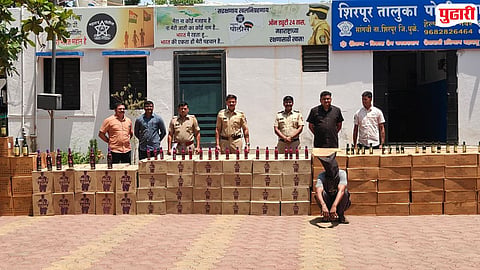 Dhule Crime : धुळ्यात पोलिसांची मोठी कारवाई; ४४ लाखांची अवैध विदेशी दारू जप्त, कंटेनरसह चालक जेरबंद
