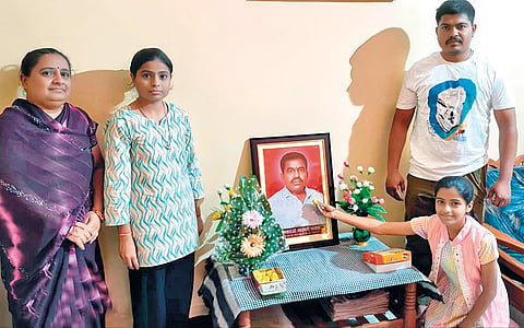 Solapur student story: दीड तास लिहिलेल्या पेपरला पडले 65 गुण