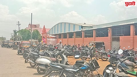 wedding hall traffic problem
