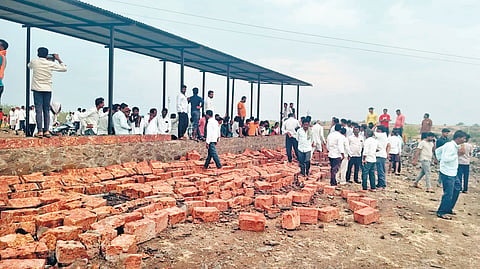 Jat Wall Collapse: भिंत कोसळून सहाजणांचा मृत्यू