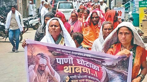 Man-Khatav water crisis: माण-खटावमध्ये पाण्यासाठी आक्रोश मोर्चा
