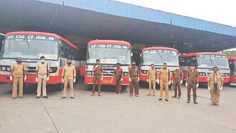 Bus employees strike: पगारवाढ अमान्य; बस कर्मचारी संपावर जाणारच