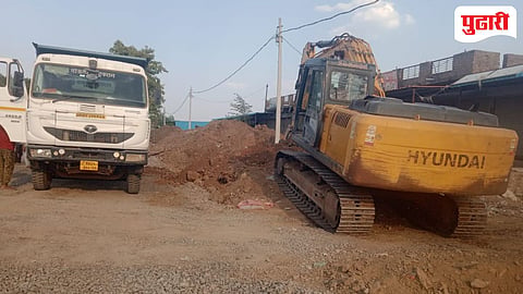 Parbhani road news | कोट्यवधींचा निधी, पण काम निकृष्ट; चारठाणा महामार्गावरील रस्ता रुंदीकरण वादाच्या भोवर‍्यात
