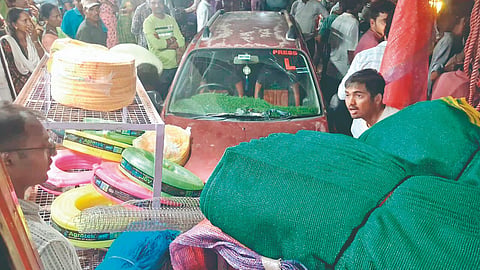 Belgaum Accident: बिडीत भरधाव कार थेट दुकानात