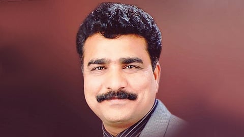Dr. Vijay Khare