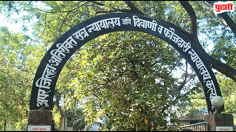 kalyan court parking dispute policeman assaults lawyer district judge orders action