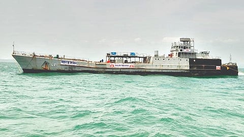 Guldar Warship