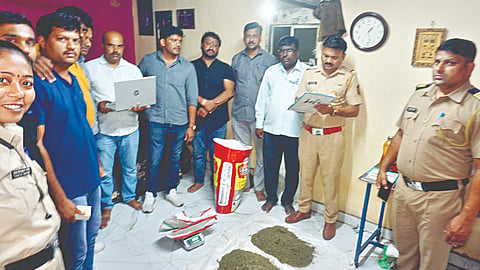 Karad cannabis seizure: स्टेडियम झोपडपट्टीतून 2 लाखांचा गांजा जप्त