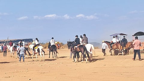 Panchgani tourism: पर्यटकांनी पाचगणी बहरली