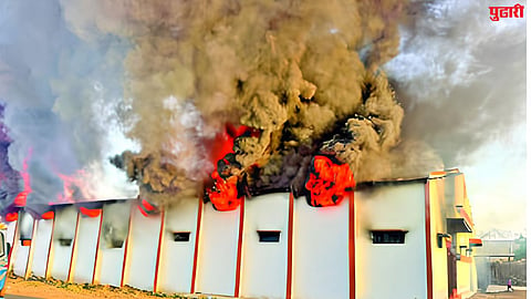 Massive fire : सरकी ठेवलेल्या गोदामाला भीषण आग