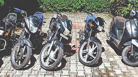 Belagavi vehicle theft: चोरीच्या पाच दुचाकींसह चोरट्याला अटक 