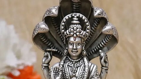 Adhik Maas and Silver | अधिक महिन्यात चांदीच्या वस्तूंना एवढे महत्‍व का? 