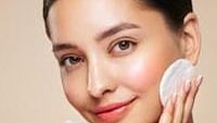 Face Cleansing : साबणाऐवजी रोज फेस वॉश वापरणे का फायदेशीर ठरते? जाणून घ्या महत्व 