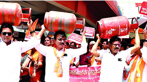 Thackeray Sena's protest 