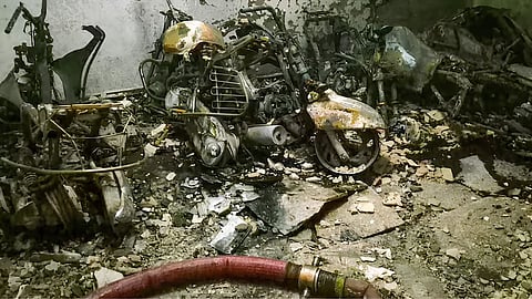 Delhi Fire CCTV Footage 