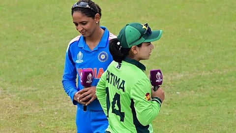 IND vs PAK T20 WC LIVE : भारताचे पाकिस्तानसमोर १७१ धावांचे लक्ष्य, स्मृती मानधनाचे अर्धशतक, ऋचाने १९ व्या षटकात कुटल्या २३ धावा