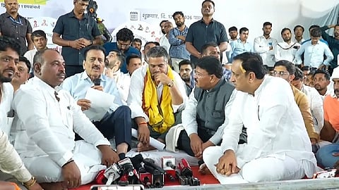 Rohit Pawar Protest