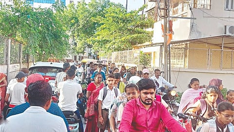 Sangli News: शाळांनी घ्यावा पुढाकार; होईल वाहतूक कोंडी दूर