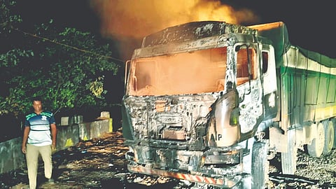 Ratnagiri Truck Fire 