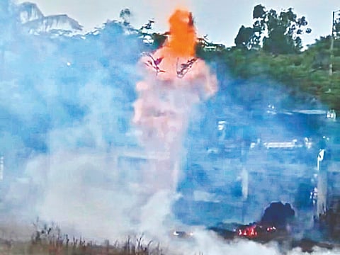 कागल : पंचतारांकित एमआयडीसी गॅस गळतीमुळे उठलेले आगीचे लोट.