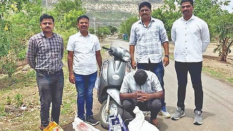 Satara Liquor seizure: अतित येथे विदेशी दारु जप्‍त