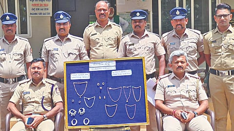 Belgaum jewellery theft: दोघा चोरट्यांकडून नऊ लाखांचे दागिने जप्त 