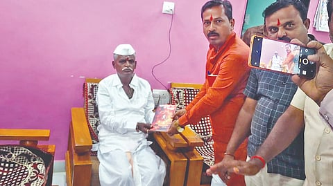 Indurikar Maharaj: जि.प. शाळांसाठी इंदुरीकर महाराज मैदानात
