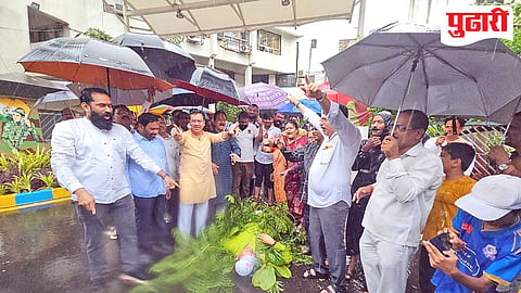 Thane Shiv Sena UBT protest