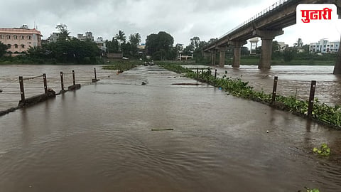 Kolhapur rain update : कृष्णा आणि पंचगंगेच्या पाणी पातळीत वाढ; औरवाड-नरसोबाची वाडी जुना पूल पाण्याखाली