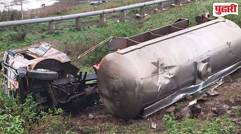 Nashik Accident : मुळूबाई घाटात दुधाचा टँकर ५० फूट दरीत कोसळला; २५ हजार लीटर दूध गेले वाहून 