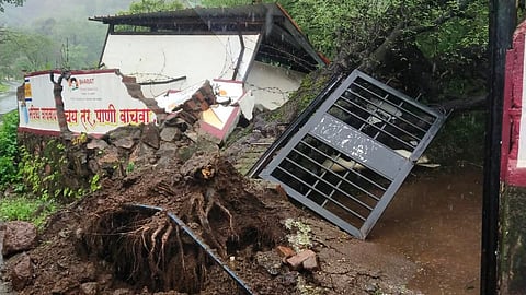 Mahad Gondale Gaulwadi School Tree Collapse