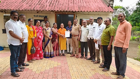 Dhule News | शिंदे शिवसेनेत प्रवेश घेतलेल्या महिला उपनेत्याने ठाकरे गटाच्या महिलांना काळी जादू करण्याची दिली धमकी! 