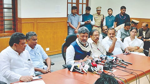 DK Shivakumar: सीमावादावर महाजन अहवाल अंतिम