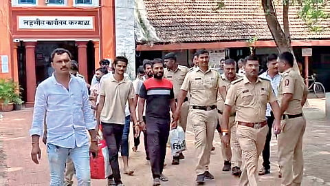 Solapur News: करमाळ्यातील ५४ कैद्यांची कळंबा कारागृहात रवानगी