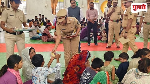 Children Meet Parents in Nagpur Jail 