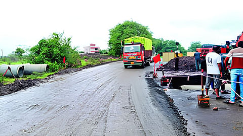 Nashik Kalwan road accidents
