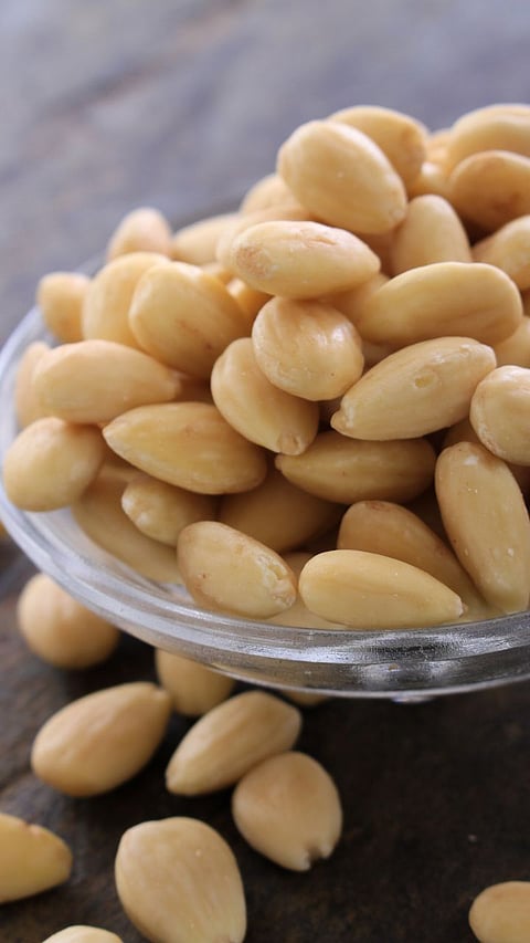 Boiled almonds