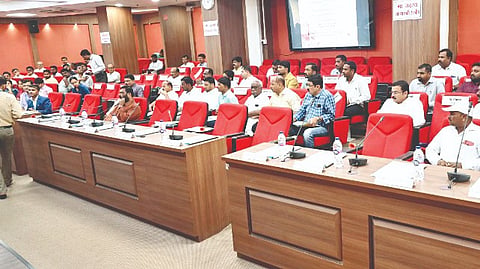 Sangli News: ग्रामीण भागातील लोडशेडिंग, जलजीवन मिशनवरून वादंग