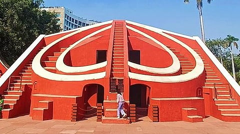 जंतर मंतर कोणी आणि का बांधले? जाणून घ्या येथील ४ रहस्यमयी यंत्रांची जादू